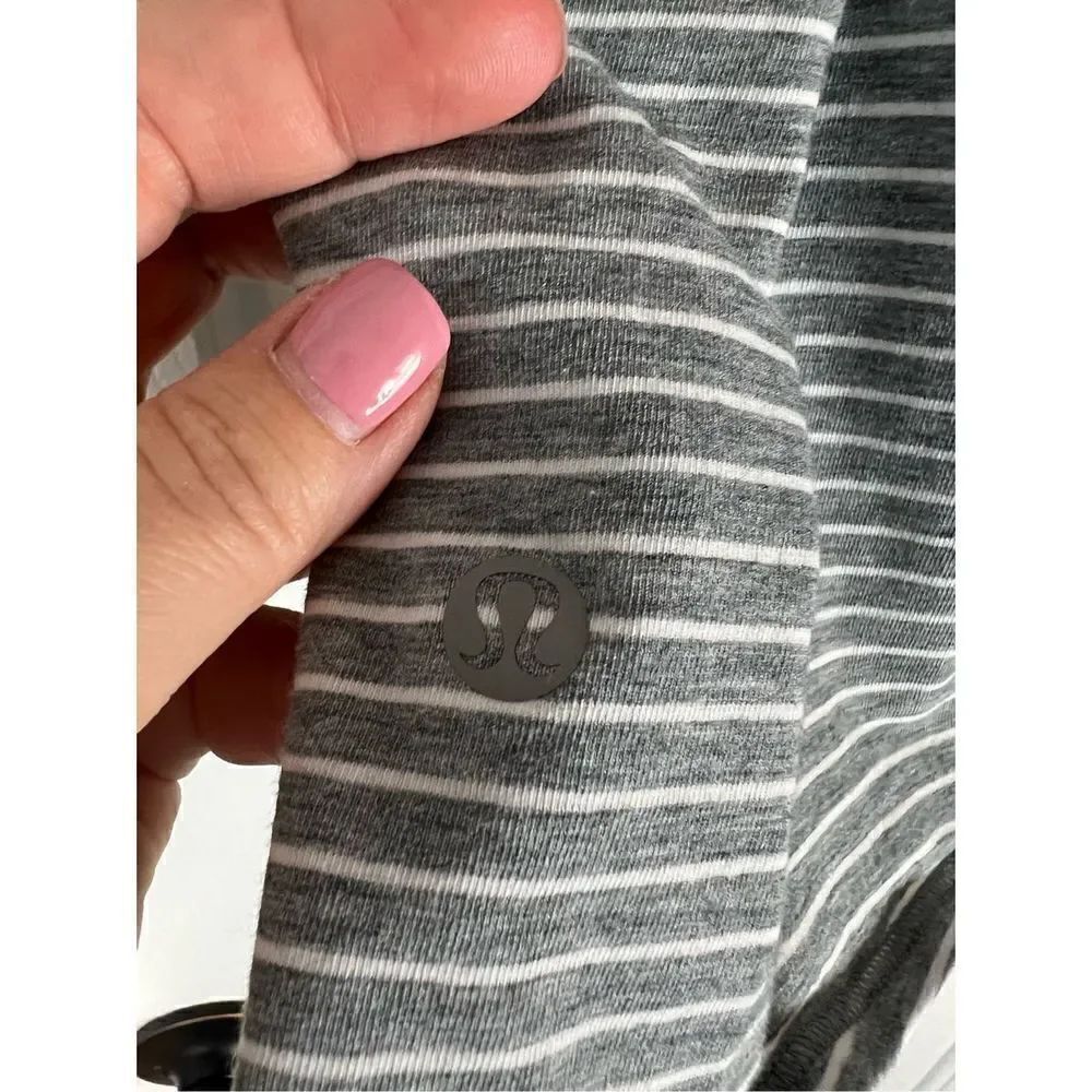 Lululemon Womens Open Back Tank Size 4 - Picture 3 of 3